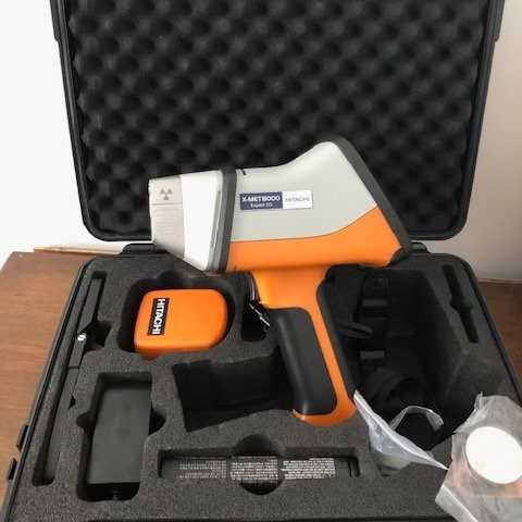 Hitachi X-MET 8000 Expert Geo Handheld Analyzer