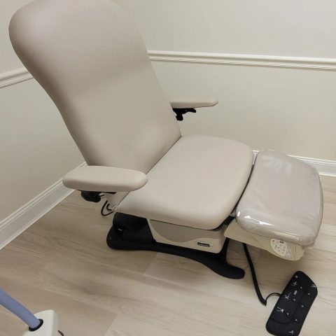 Midmark 647 Podiatry Chair