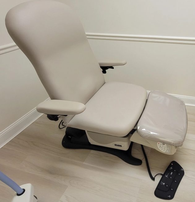 Midmark 647 Podiatry Chair