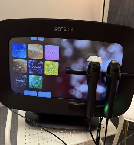 Geneo X Facial Machine