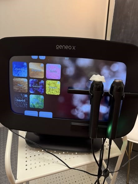 Geneo X Facial Machine